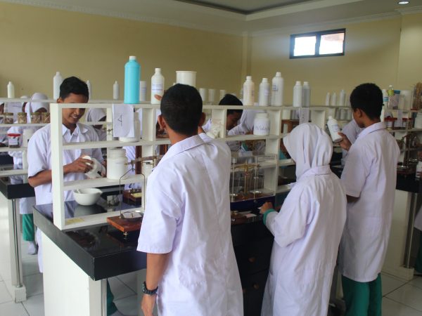 Praktikum Farmasi