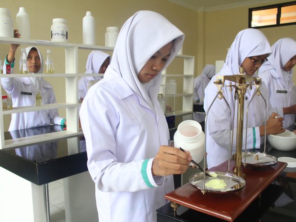 Praktikum Farmasi